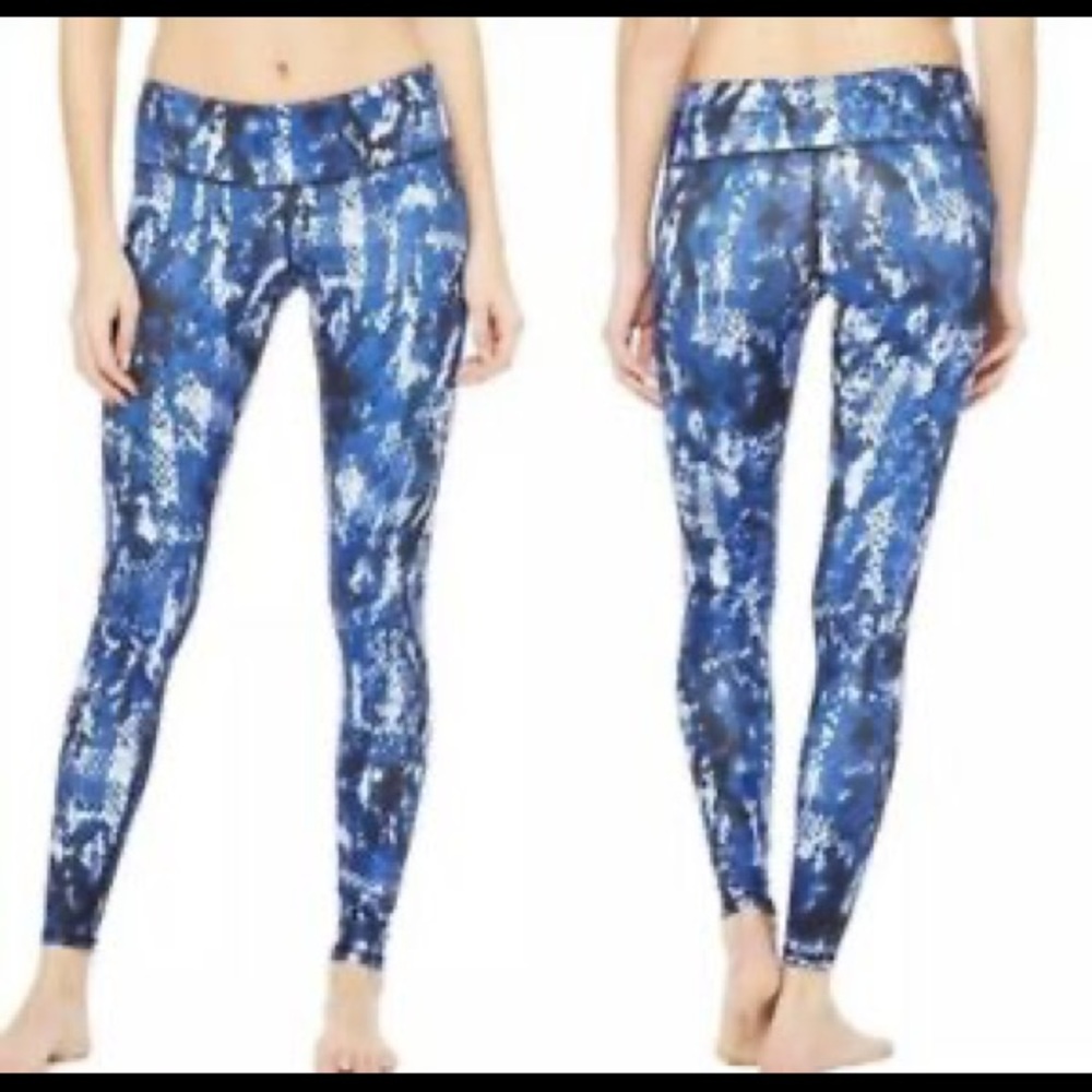 Alo snakeskin full length leggings size medium